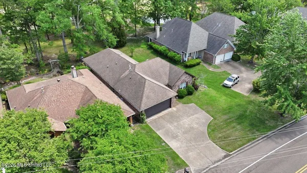 $319,900 | 449 Bradford Drive, Brandon, MS 39047