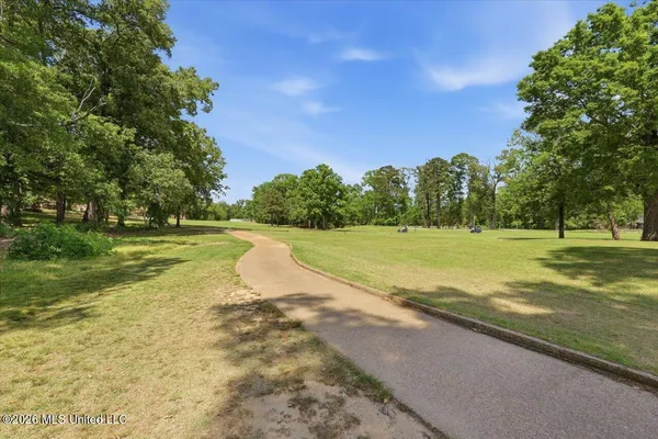 $319,900 | 449 Bradford Drive, Brandon, MS 39047