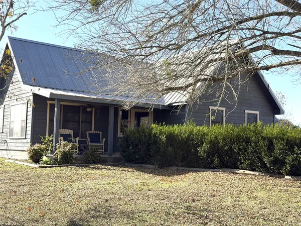 a front view of house with yard