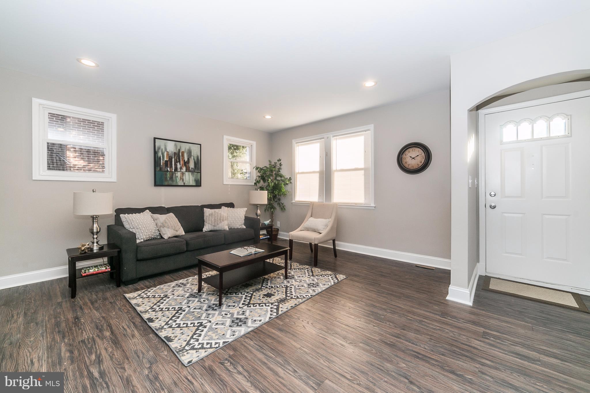 1622 Ralworth Road Baltimore, MD 21218 - Photo 3 of 29 Living Room