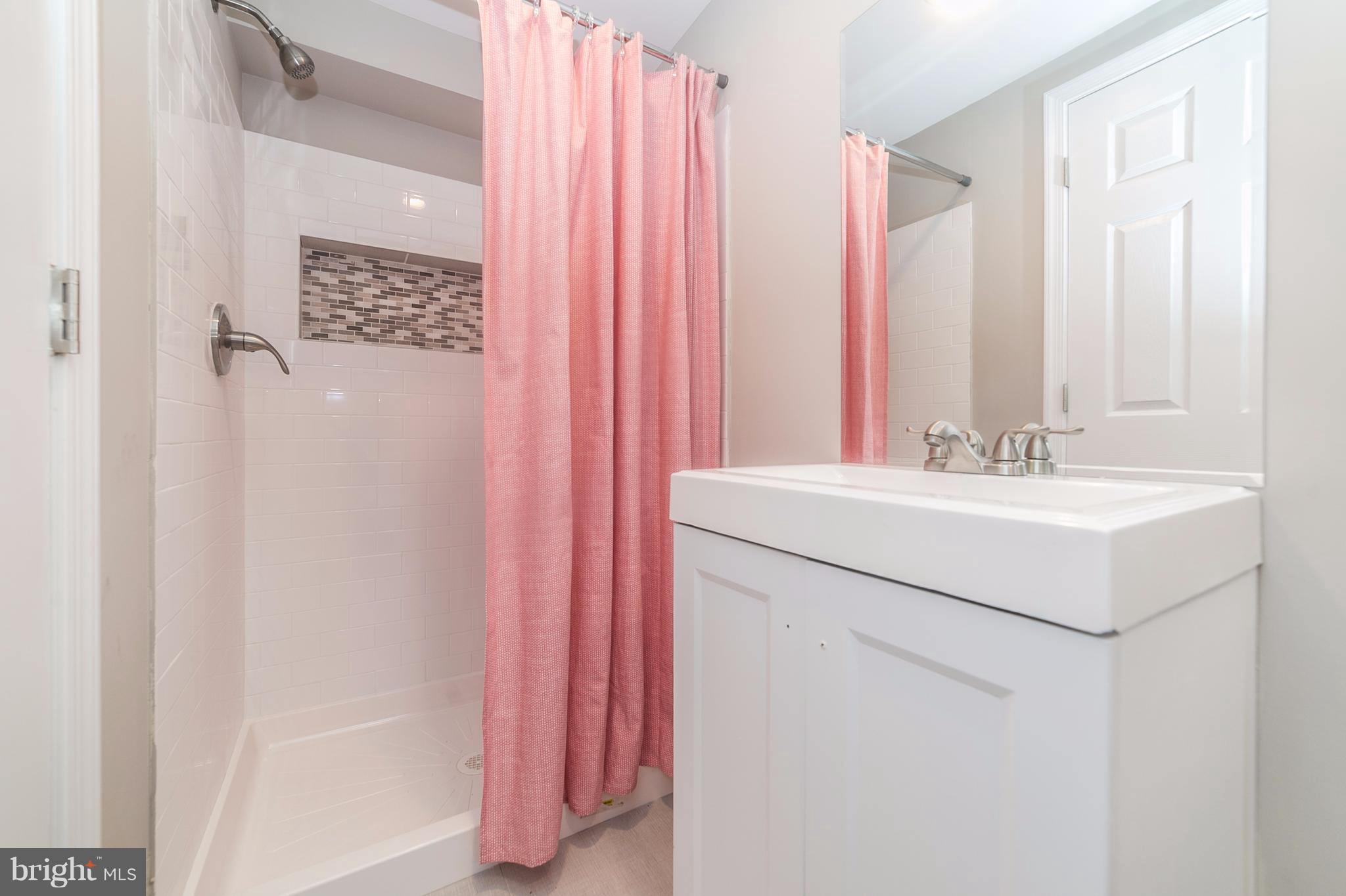 1622 Ralworth Road Baltimore, MD 21218 - Photo 27 of 29 Bath
