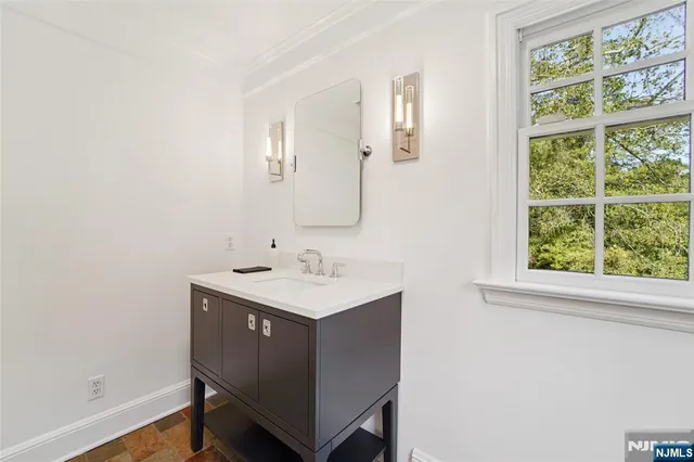 $1,895,000 | 755 West Saddle River Road, Ho-Ho-Kus, NJ 07423