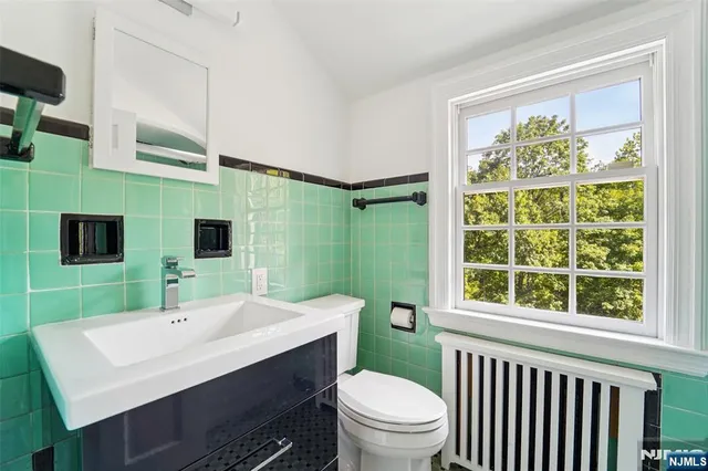 $1,895,000 | 755 West Saddle River Road, Ho-Ho-Kus, NJ 07423