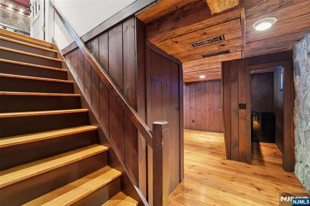 $1,895,000 | 755 West Saddle River Road, Ho-Ho-Kus, NJ 07423