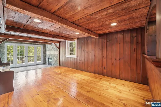 $1,895,000 | 755 West Saddle River Road, Ho-Ho-Kus, NJ 07423