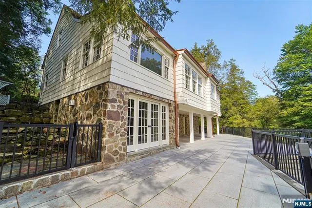 $1,895,000 | 755 West Saddle River Road, Ho-Ho-Kus, NJ 07423