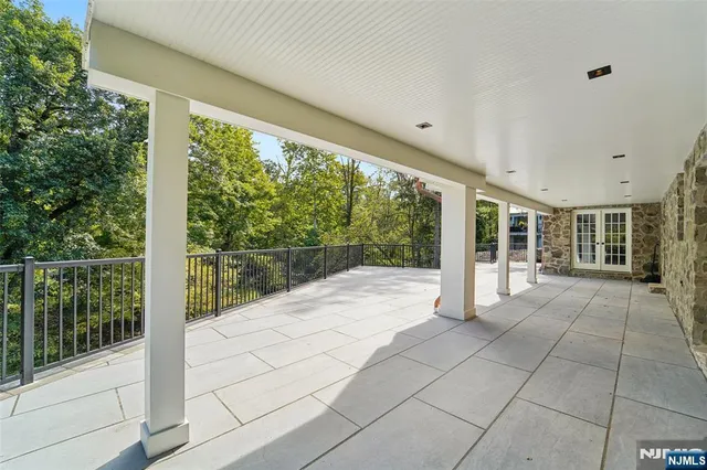 $1,895,000 | 755 West Saddle River Road, Ho-Ho-Kus, NJ 07423