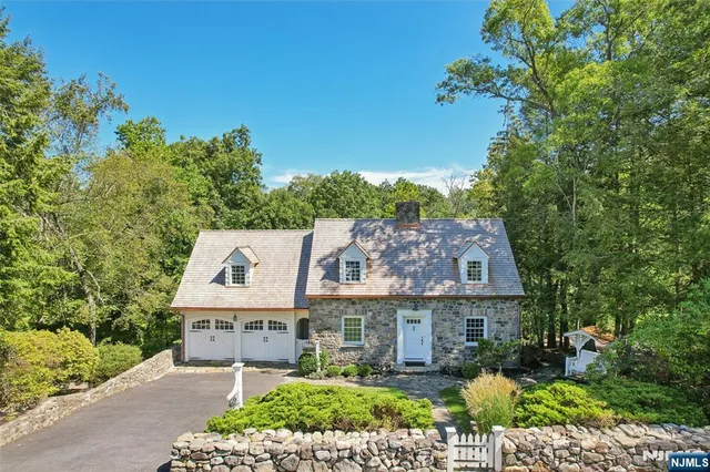 $1,895,000 | 755 West Saddle River Road, Ho-Ho-Kus, NJ 07423