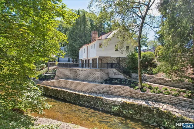 $1,895,000 | 755 West Saddle River Road, Ho-Ho-Kus, NJ 07423