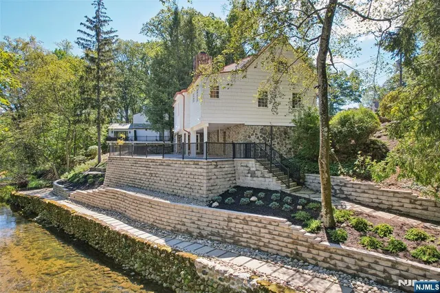 $1,895,000 | 755 West Saddle River Road, Ho-Ho-Kus, NJ 07423