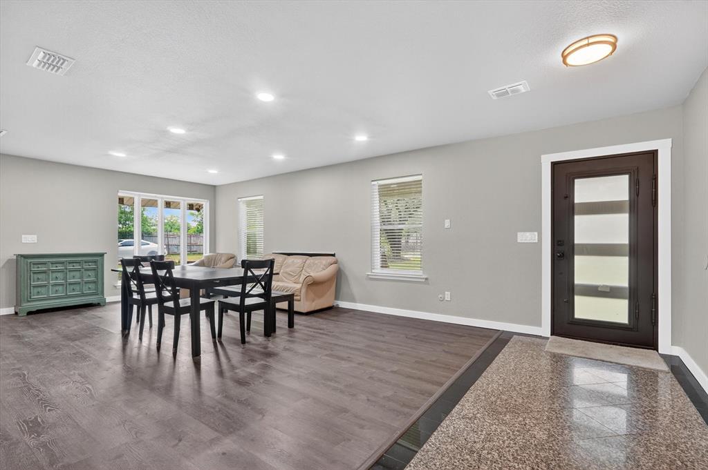 4041 Burleson Retta Road Burleson, TX 76028 - Photo 10 of 38