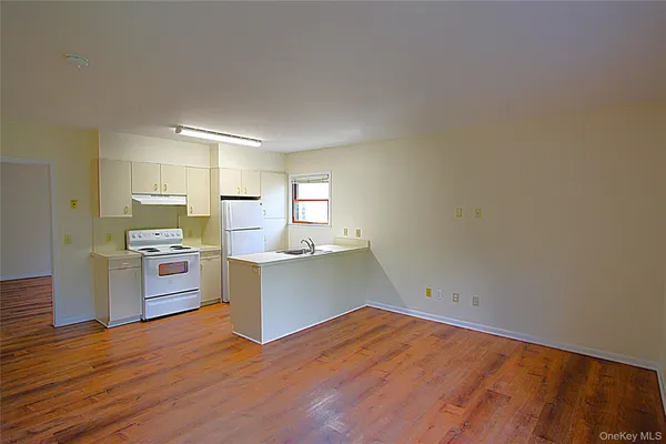 $1,800 | 3115 Albany Post Road, Unit 2, Buchanan, NY 10511