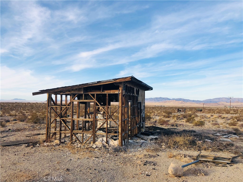 5 Pinto Mountain Road Twentynine Palms, CA 92277 - Photo 3 of 12 a view of a roof deck