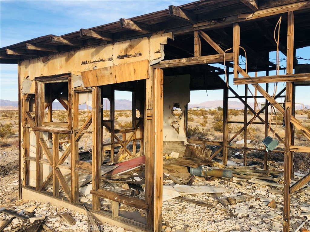 5 Pinto Mountain Road Twentynine Palms, CA 92277 - Photo 7 of 12