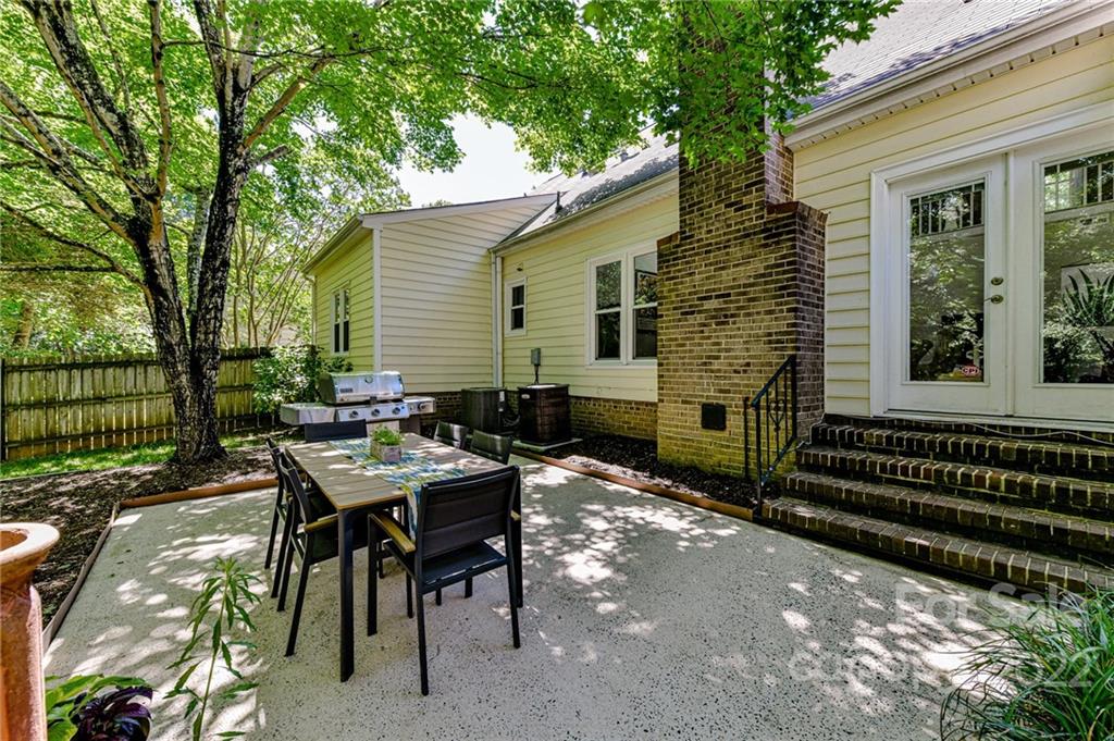 2432 Hamilton Mill Road Charlotte, NC 28270 - Photo 29 of 41 Gallery Image 29
