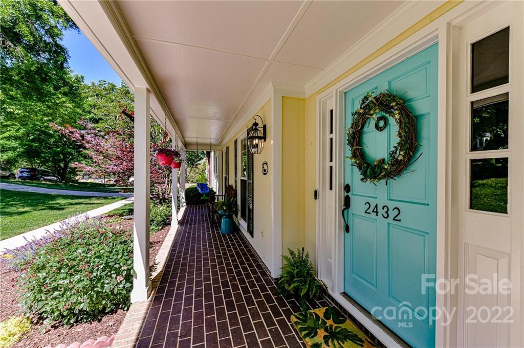 2432 Hamilton Mill Road Charlotte, NC 28270 - Photo 5 of 41 Gallery Image 5