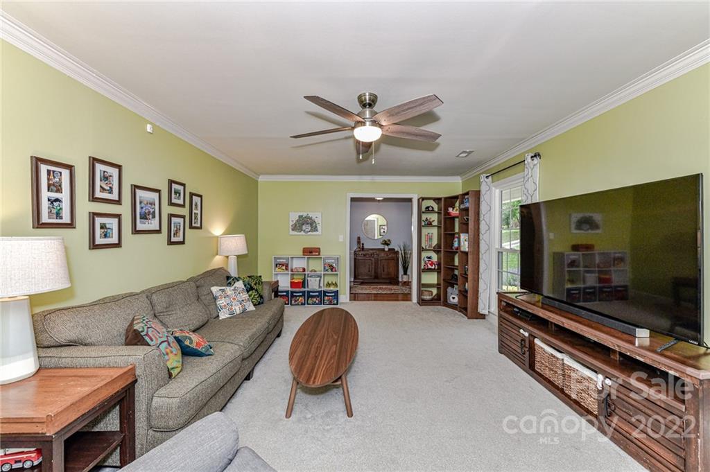 2432 Hamilton Mill Road Charlotte, NC 28270 - Photo 8 of 41 Gallery Image 8