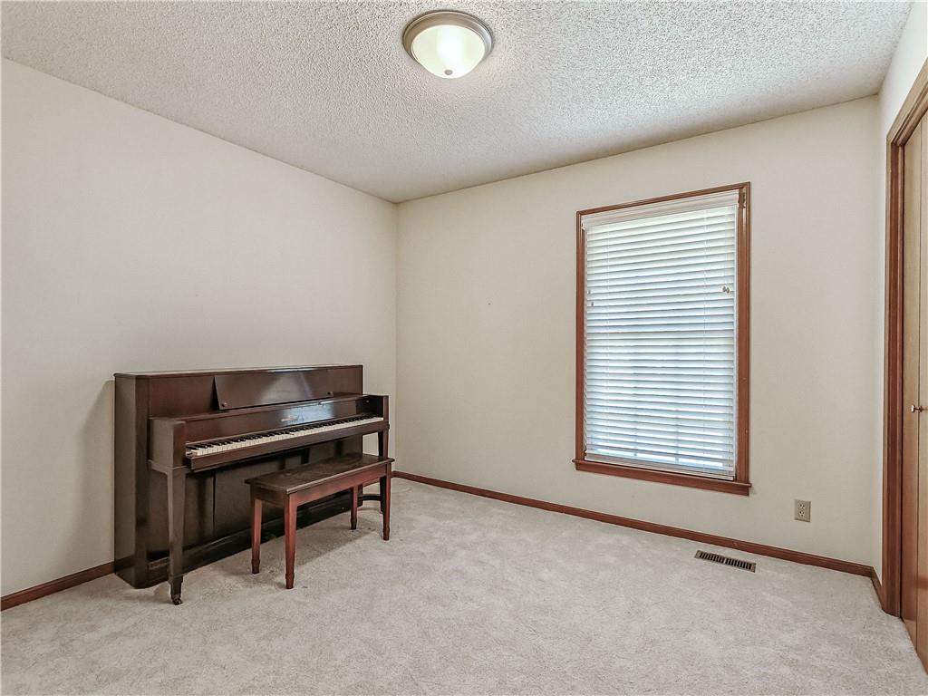 10560 Noland Road Lenexa, KS 66215 - Photo 23 of 36