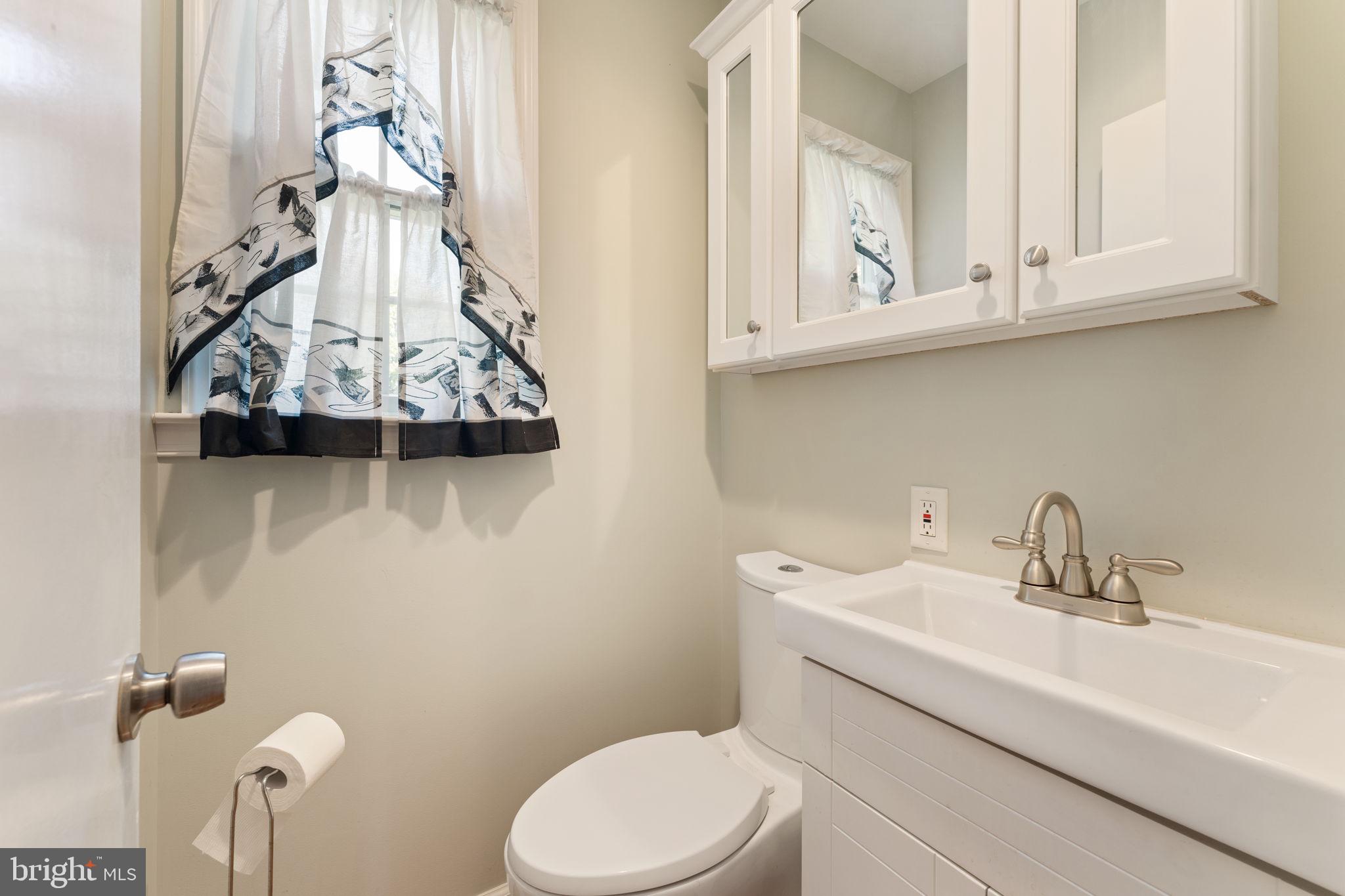 1430 Dublin Road Ambler, PA 19002 - Photo 15 of 38 Powder Room