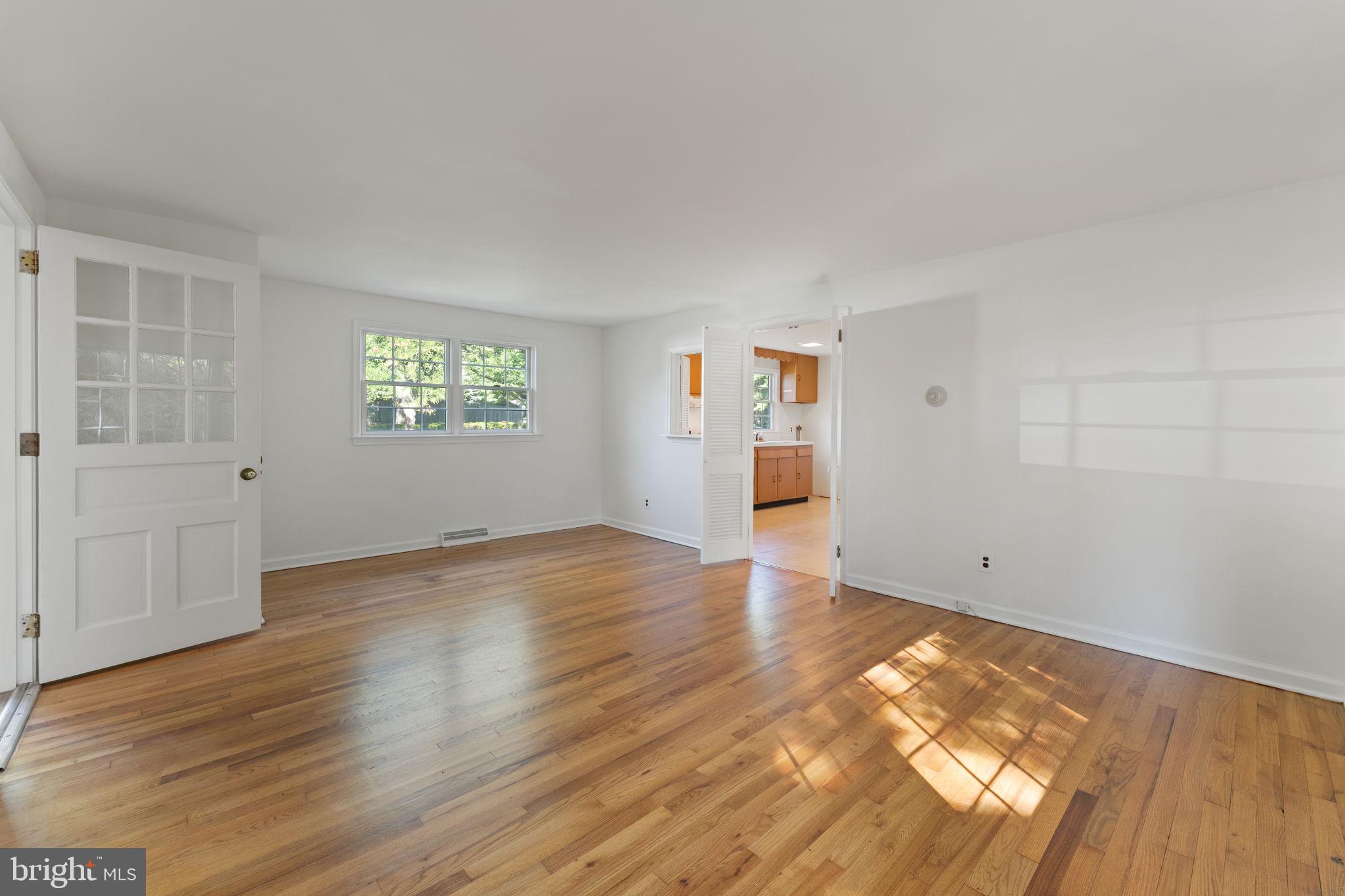 1430 Dublin Road Ambler, PA 19002 - Photo 28 of 38 In-Law Suite Living Room