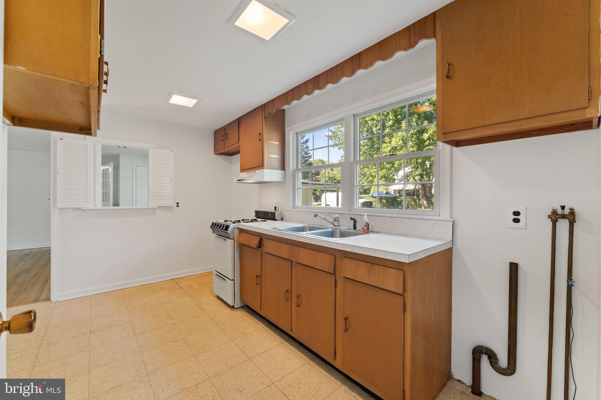 1430 Dublin Road Ambler, PA 19002 - Photo 30 of 38 In-Law Suite Kitchenette