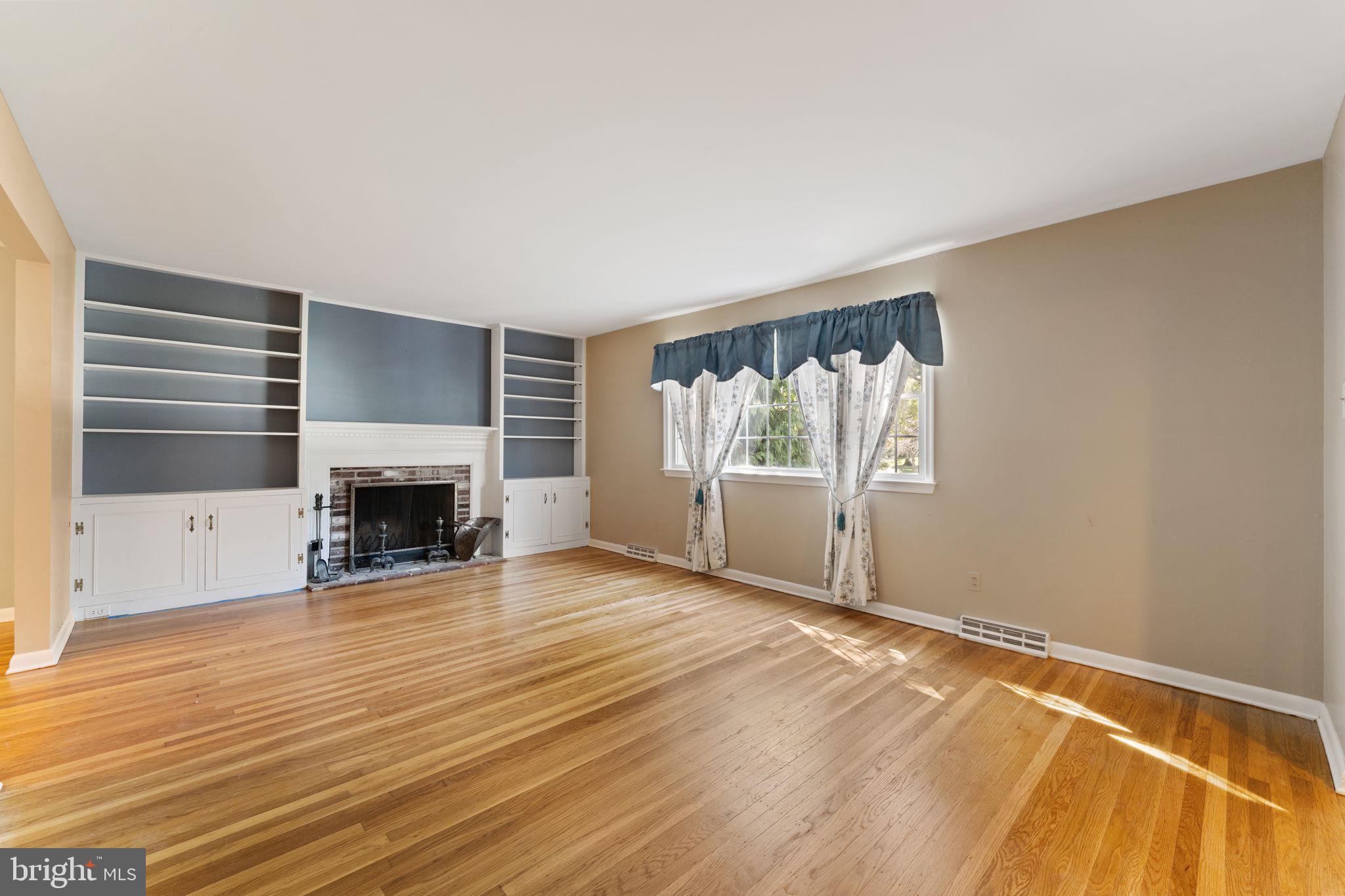 1430 Dublin Road Ambler, PA 19002 - Photo 7 of 38 Living Room