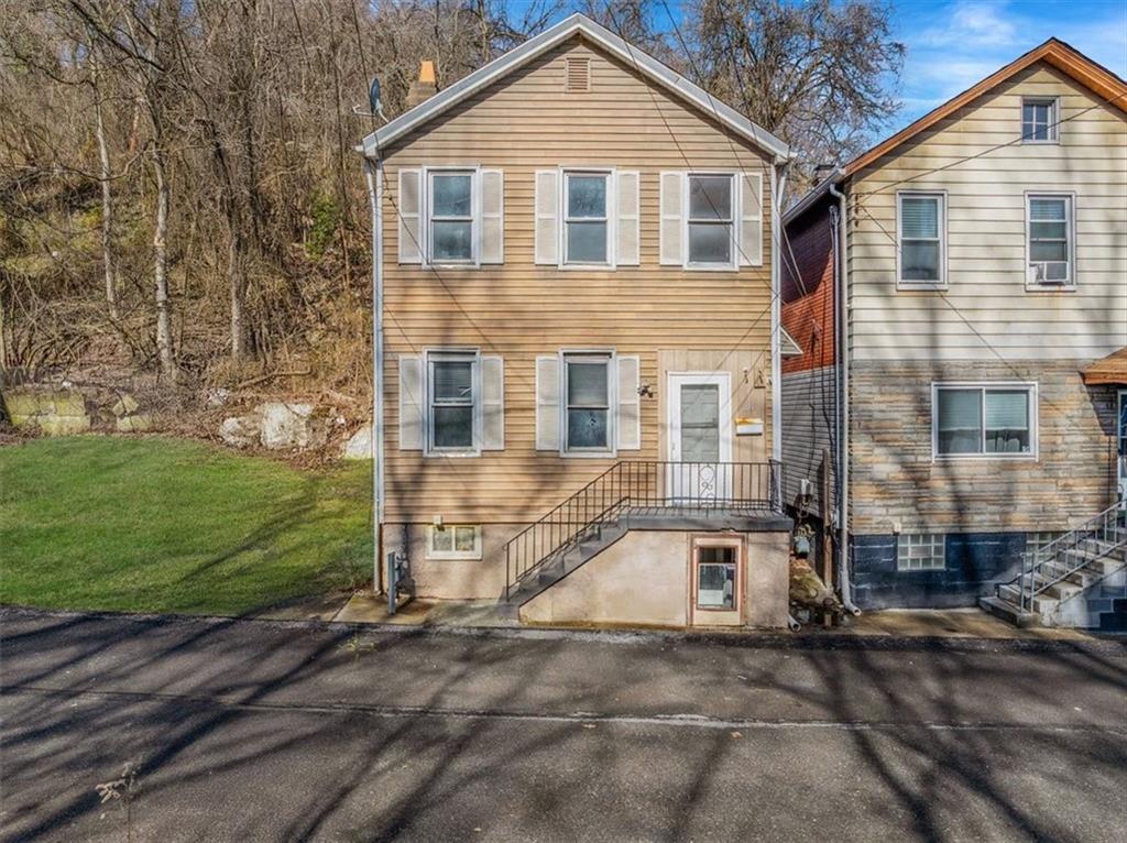 28 Coles Row McKees Rocks, PA 15136 - Photo 47 of 50 Front