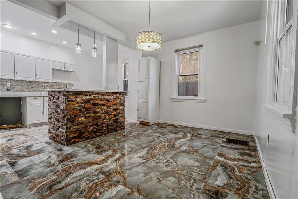 28 Coles Row McKees Rocks, PA 15136 - Photo 7 of 50 Dining Room