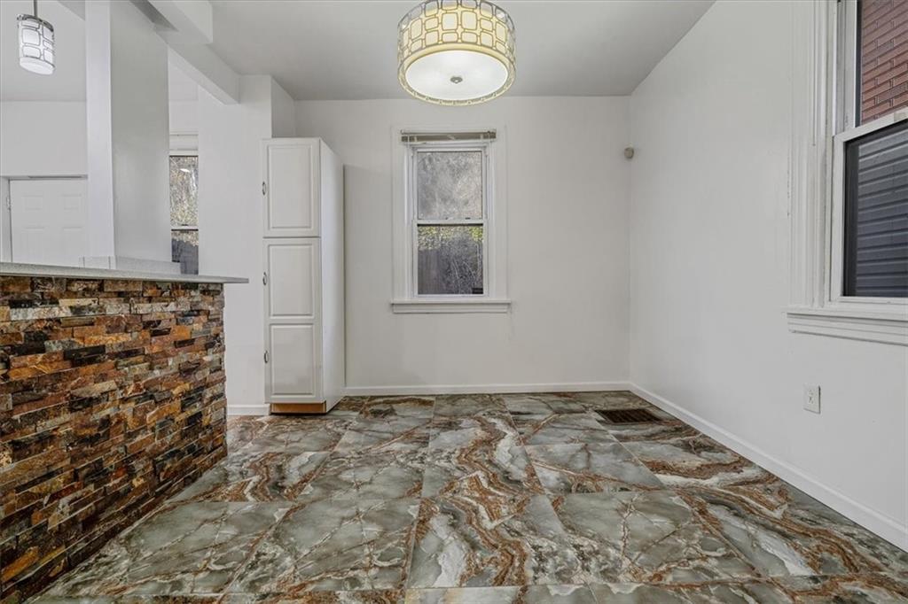 28 Coles Row McKees Rocks, PA 15136 - Photo 8 of 50 Dining Room