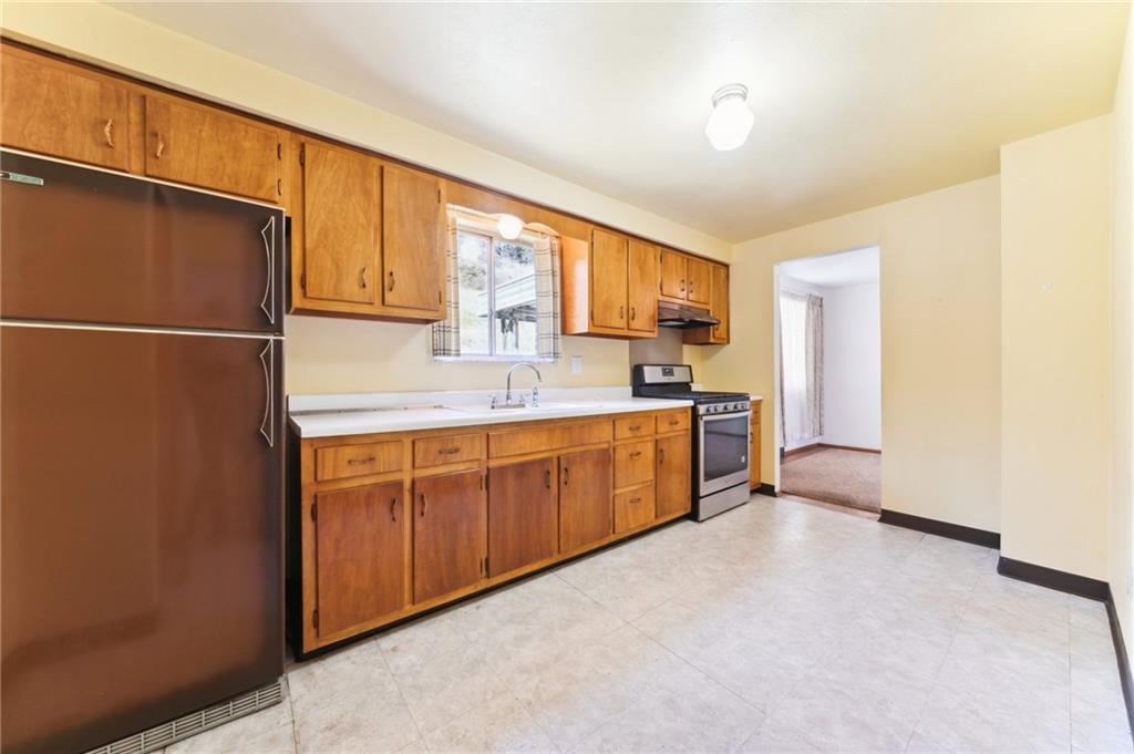 6273 Poketa Road Verona, PA 15147 - Photo 10 of 27 Gallery Image 10