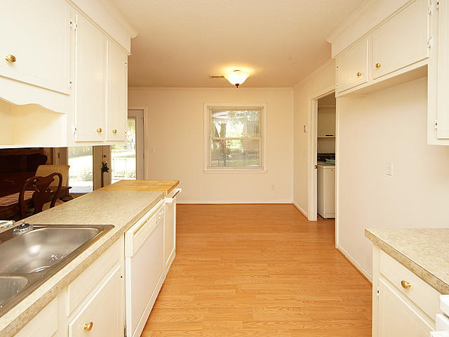 204 Beauregard Road Summerville, SC 29486 - Photo 14 of 39 14