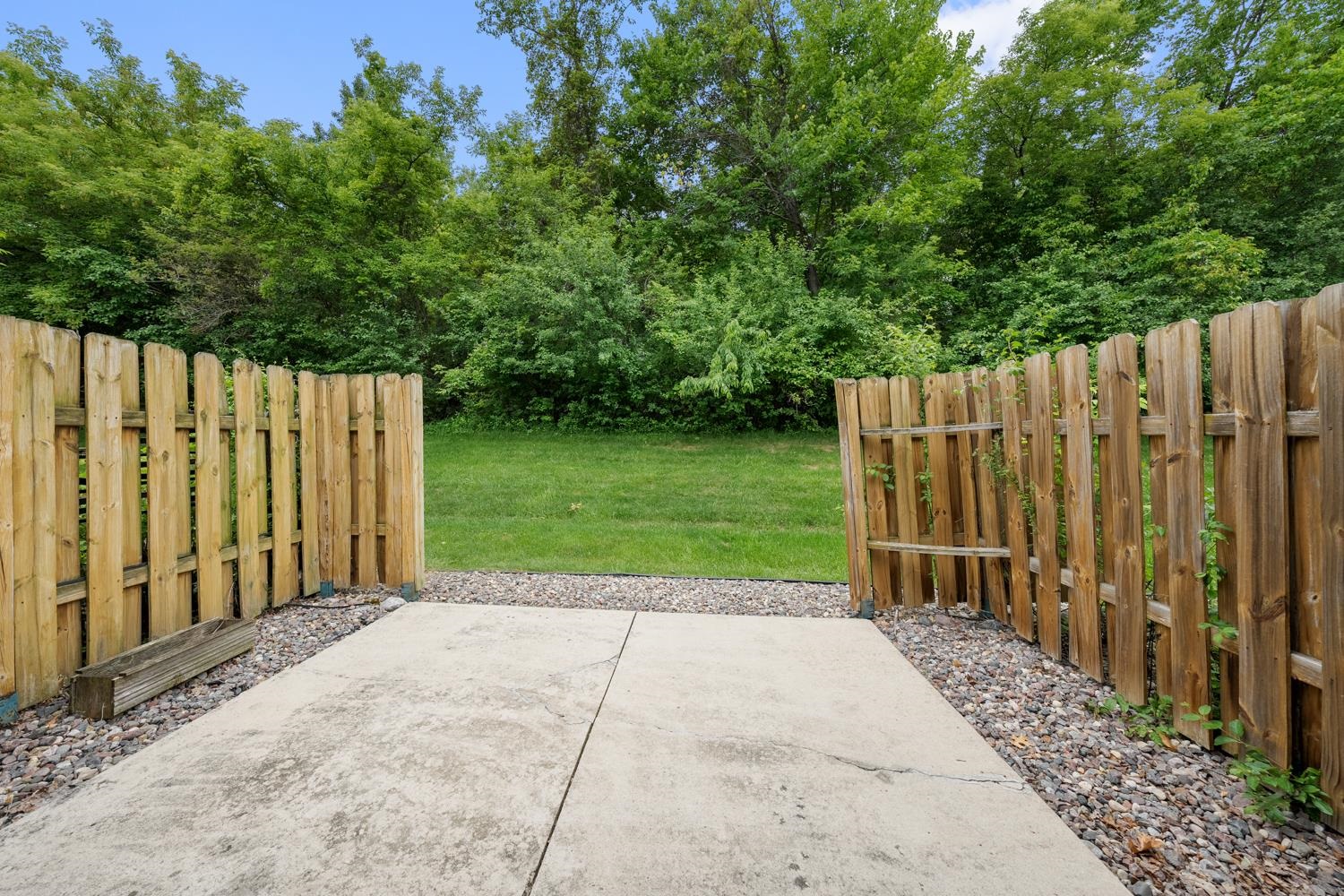2551 Telluride Trail, Unit F Green Bay, WI 54313 - Photo 20 of 26