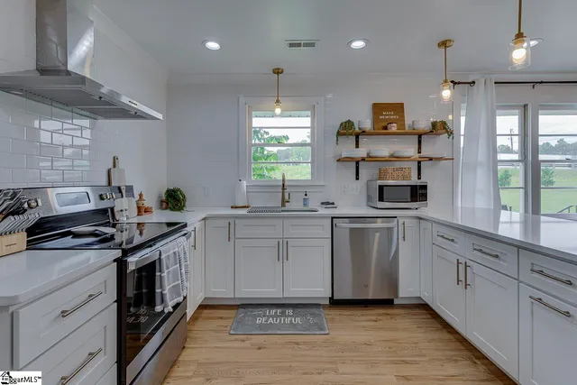 $349,900 | 1126 N Highway, Travelers Rest, SC 29690