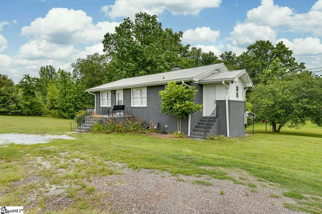 $349,900 | 1126 N Highway, Travelers Rest, SC 29690