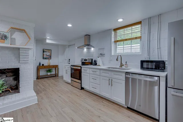 $349,900 | 1126 N Highway, Travelers Rest, SC 29690