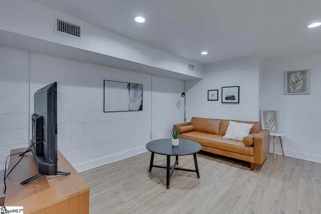 $349,900 | 1126 N Highway, Travelers Rest, SC 29690