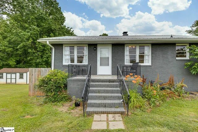 $349,900 | 1126 N Highway, Travelers Rest, SC 29690