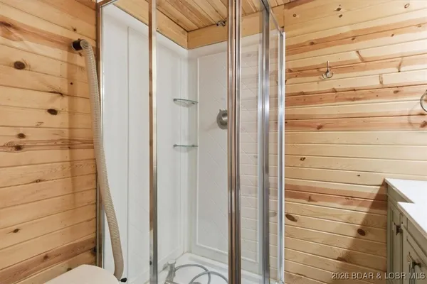 $243,500 | 17625 Russell Lane, Cole Camp, MO 65325