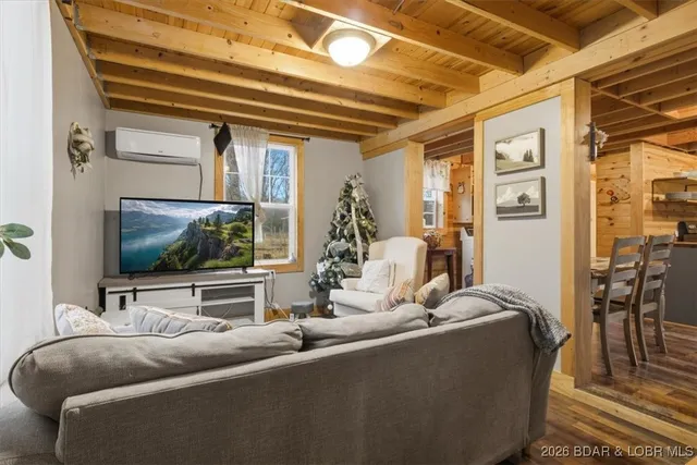 $243,500 | 17625 Russell Lane, Cole Camp, MO 65325