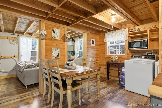 $243,500 | 17625 Russell Lane, Cole Camp, MO 65325