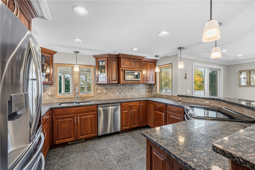 21 Crestwood Road Warwick, RI 02886 - Photo 21 of 47