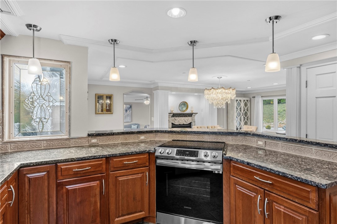 21 Crestwood Road Warwick, RI 02886 - Photo 22 of 47