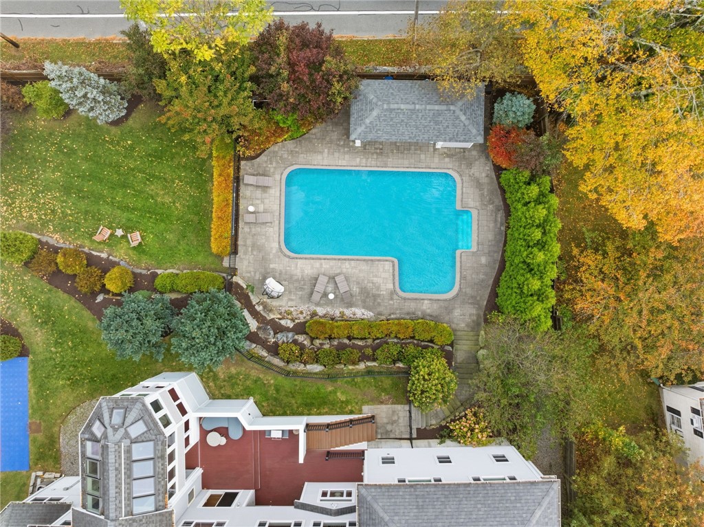 21 Crestwood Road Warwick, RI 02886 - Photo 8 of 47