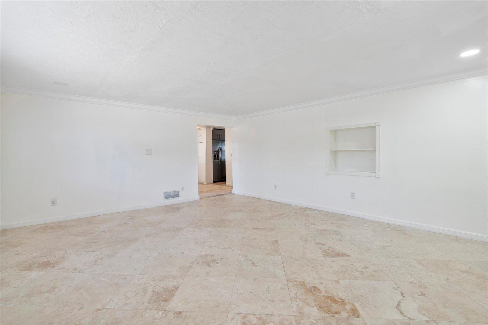 236 Southwest 14th Street Dania Beach, FL 33004 - Photo 11 of 19 IMG_2592 (1)