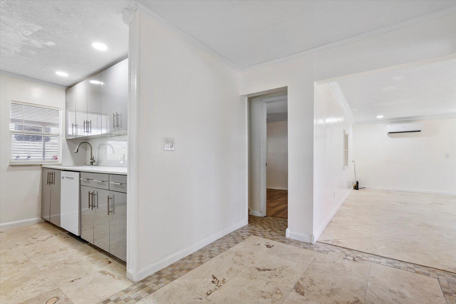 236 Southwest 14th Street Dania Beach, FL 33004 - Photo 5 of 19 IMG_2610 (1)