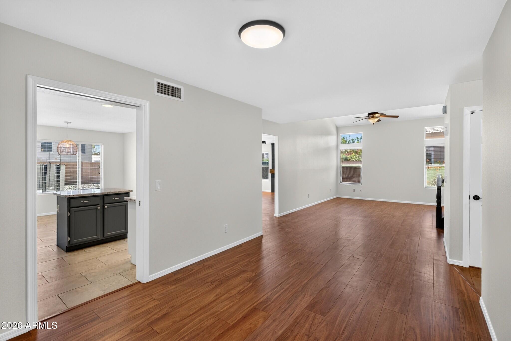 4719 East Rockledge Road Phoenix, AZ 85044 - Photo 9 of 86 4719 East Rockledge Road - 09_web