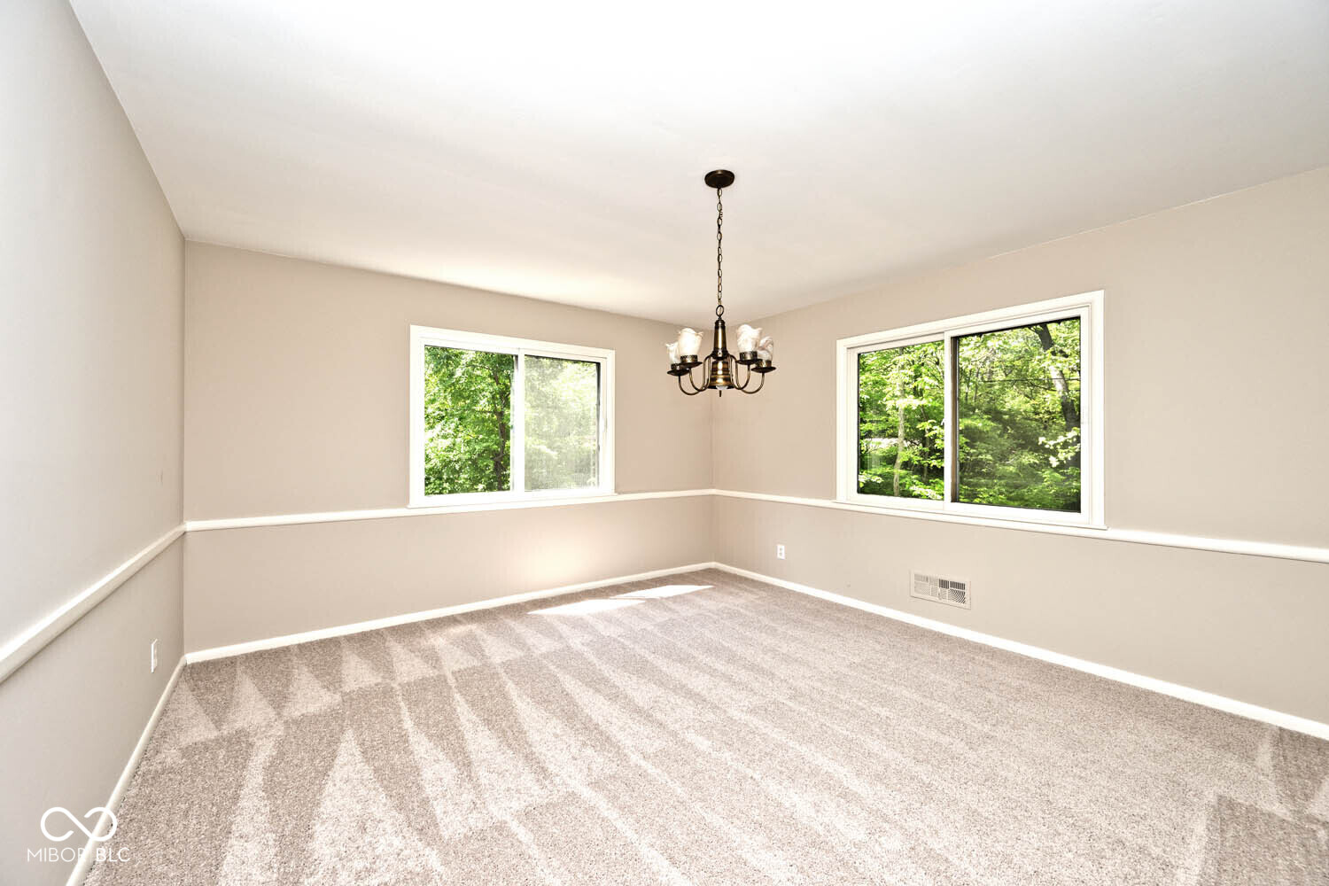 6248 Graham Road Indianapolis, IN 46220 - Photo 12 of 45 Gallery Image 12