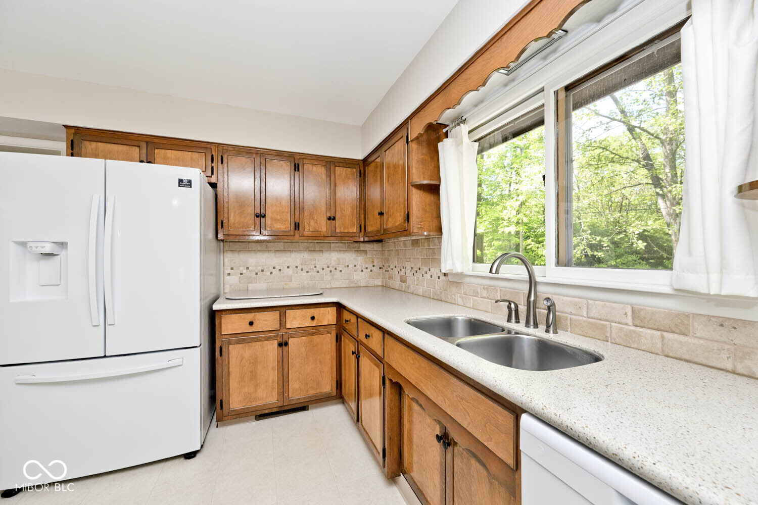 6248 Graham Road Indianapolis, IN 46220 - Photo 15 of 45 Gallery Image 15