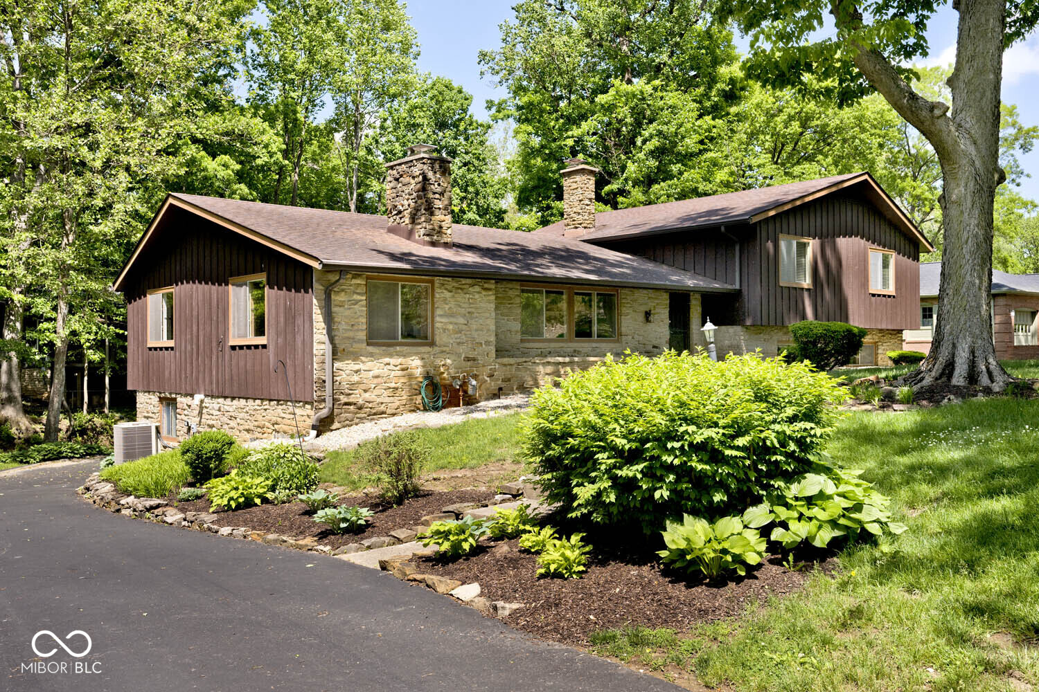 6248 Graham Road Indianapolis, IN 46220 - Photo 2 of 45 Gallery Image 2
