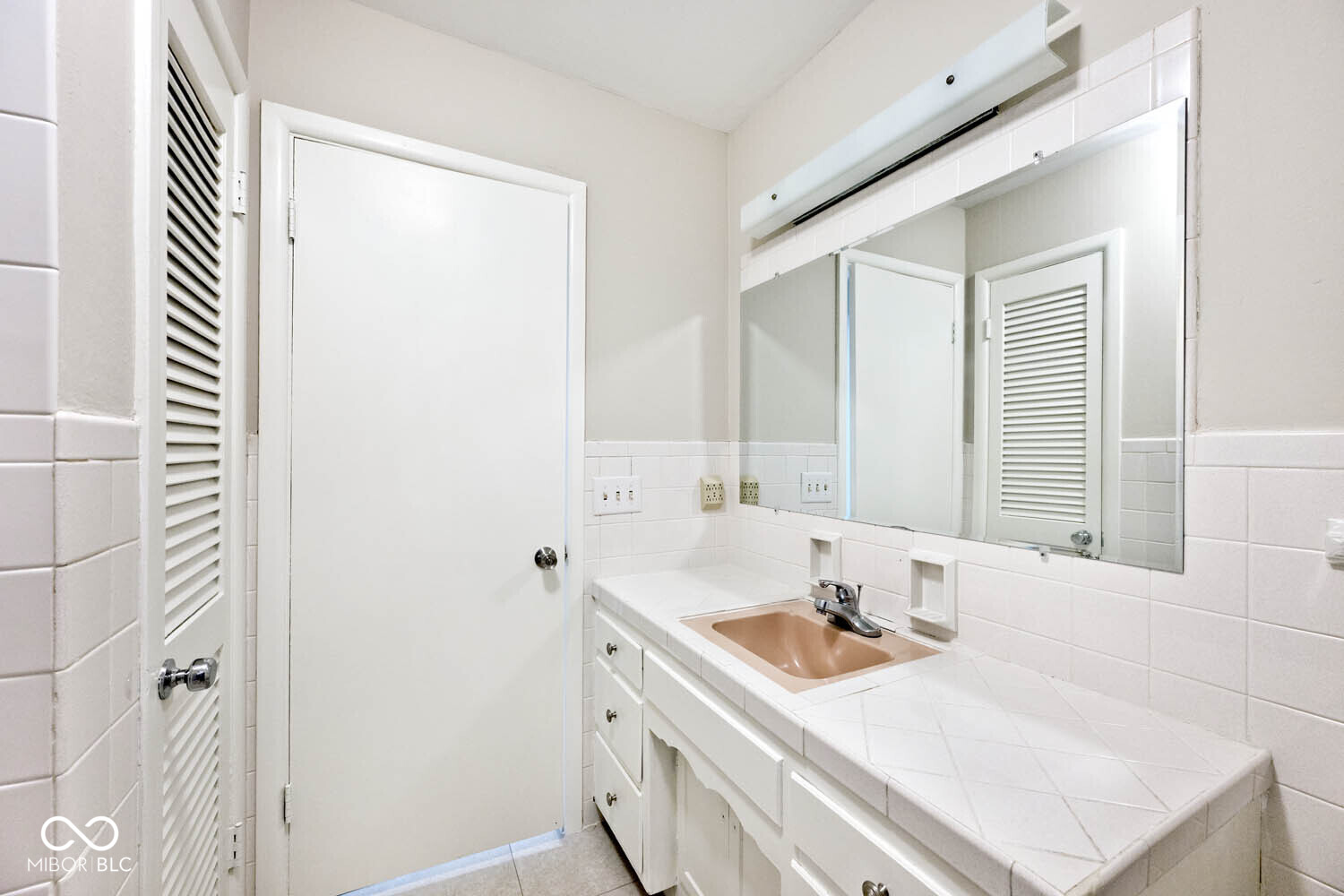 6248 Graham Road Indianapolis, IN 46220 - Photo 31 of 45 Gallery Image 31